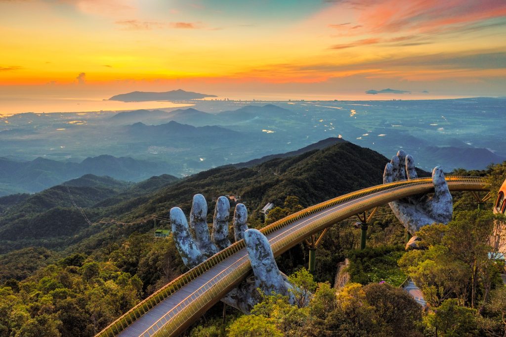 KHÁM PHÁ BÀ NÀ HILLS & CHECK-IN CẦU VÀNG