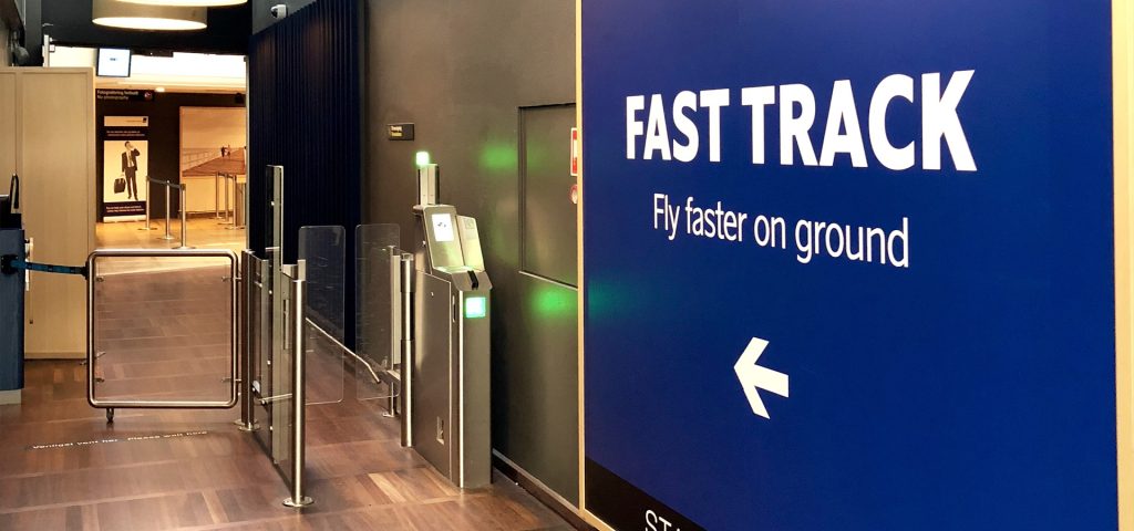 DỊCH VỤ HỖ TRỢ ƯU TIÊN (VIP/FAST TRACK)