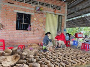 ( MK5.2 ) – 2D1N: CAIBE – HANDICRAFT –  HOMESTAY – AN BINH ISLAND –RED KINGDOOM – VINHLONG