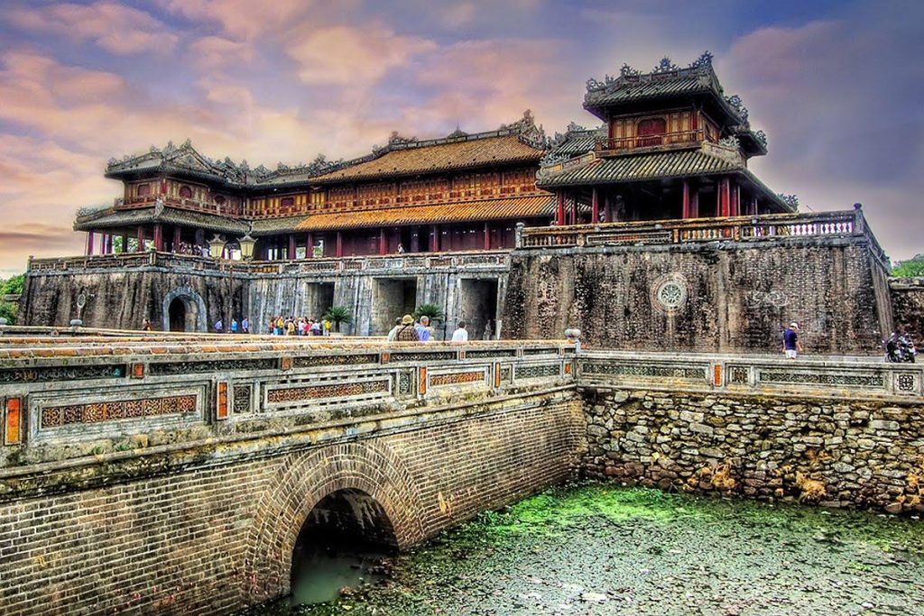 Hành Trình Cố Đô Huế – Di Sản Hoàng Gia & Đèo Hải Vân Hùng Vĩ