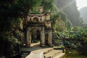 Trải Nghiệm Ninh Bình 2 Ngày 1 Đêm – Vịnh Hạ Long Trên Cạn & Thiên Nhiên Thung Nham