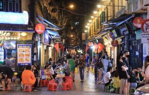 Trải Nghiệm Hà Nội Về Đêm – Ẩm Thực, Văn Hóa & Cà Phê Việt