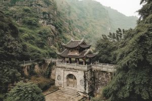 Trải Nghiệm Ninh Bình 2 Ngày 1 Đêm – Vịnh Hạ Long Trên Cạn & Thiên Nhiên Thung Nham