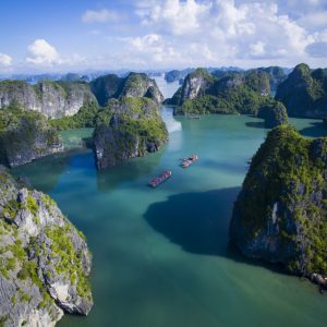 VỊNH BÁI TỬ LONG – THIÊN ĐƯỜNG ĐẢO NGỌC BỎ QUÊN GIỮA LÒNG KỲ QUAN
