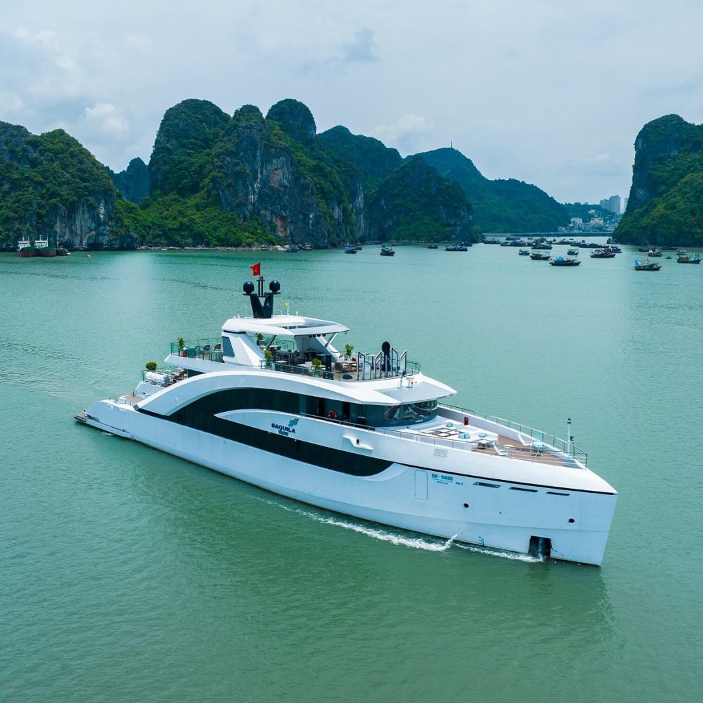 SAQUILA YATCH HA LONG